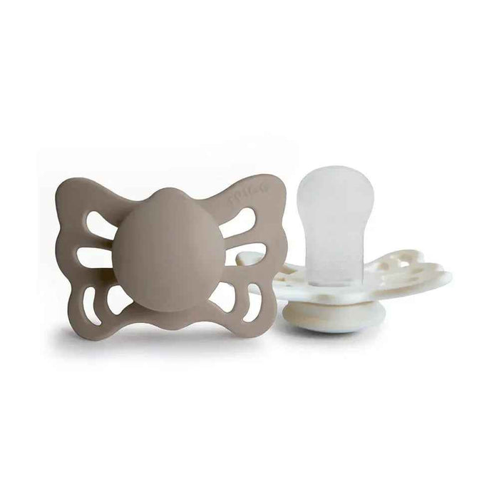 Frigg® Anatomska Duda iz silikona Butterfly Portobello/Cream 0-6 M FRIGG