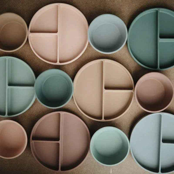 Mushie® Silikonski krožnik z vakumskim dnom Stone Mushie