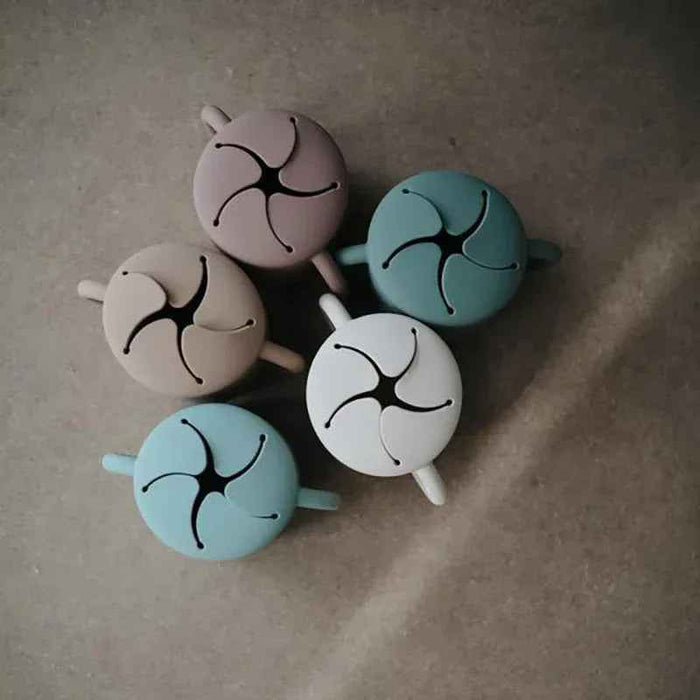 Mushie® Silikonska posodica za prigrizke Cambridge Blue Mushie